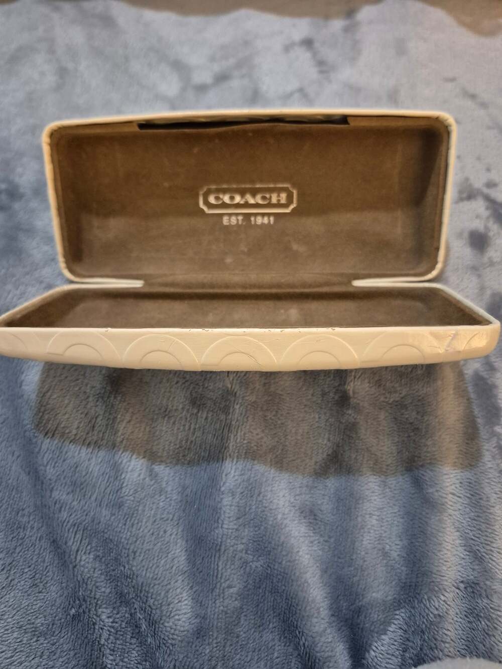 Authentic COACH White Signature C Hard Glasses Case – Cream/Off-White